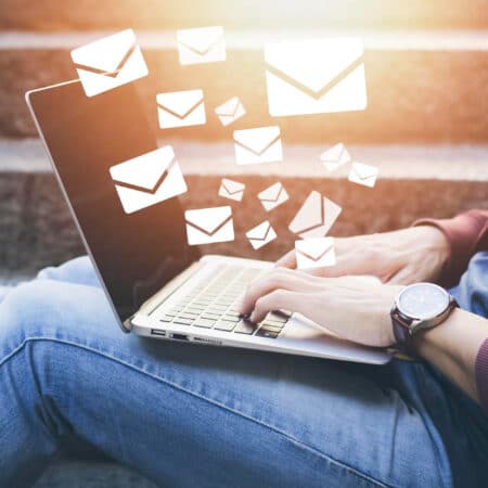 Email-Marketing, Mails kommen aus Screen heraus